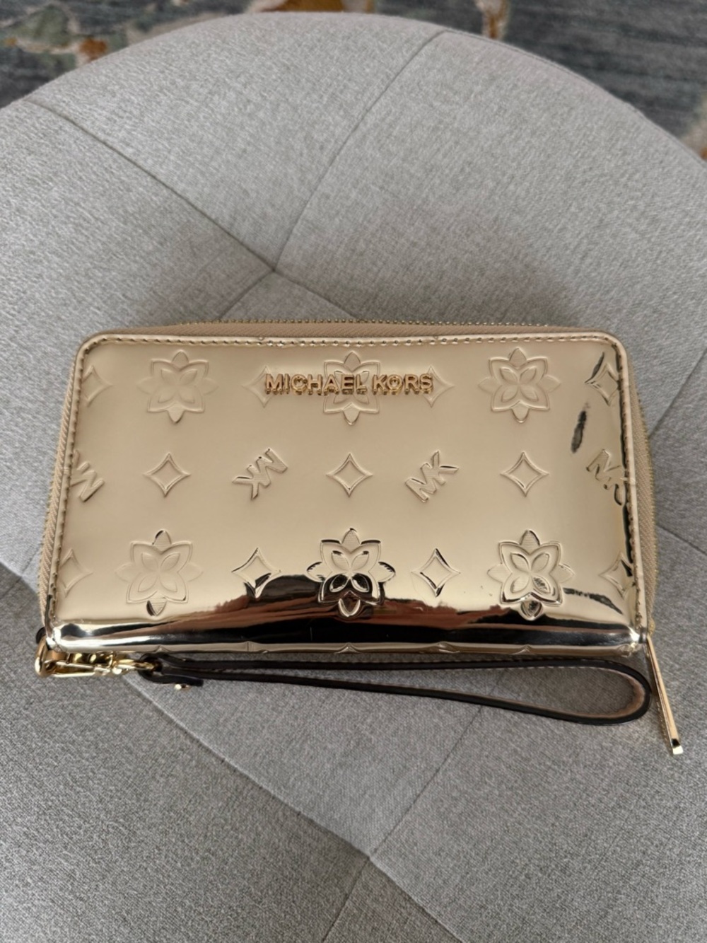 Michael Kors Signature Logo Floral Pattern Metallic Gold Zip-Up Wallet Wristlet - Picture 3 of 5